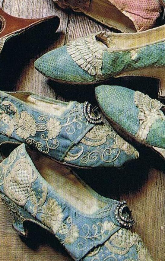 marie antoinette costume shoes. Marie Antoinette « the paris